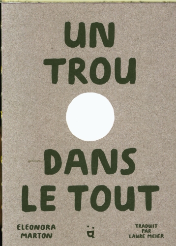  Un trou dans le tout 